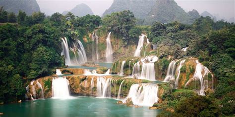 Top 20 Biggest Landmarks in Vietnam (2022)