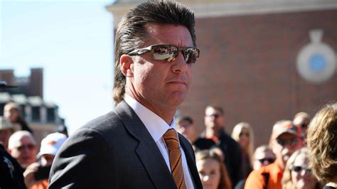 LOOK: Oklahoma State coach Mike Gundy is now hunting gigantic ...