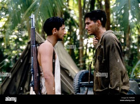 Adrien Brody and Jim Caviezel / The Thin Red Line / 1998 directed by ...