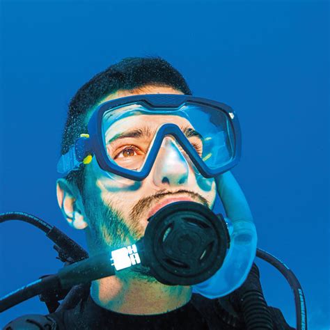 SCD 100 SCUBA Diving Mask translucent skirt and blue frame