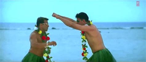 Akshay Kumar GIFs - Find & Share on GIPHY