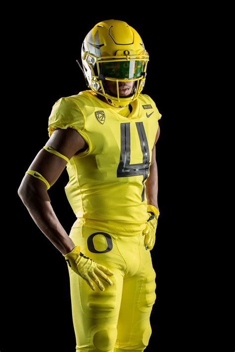 Twitter | Football uniforms, College football uniforms, Oregon ducks ...