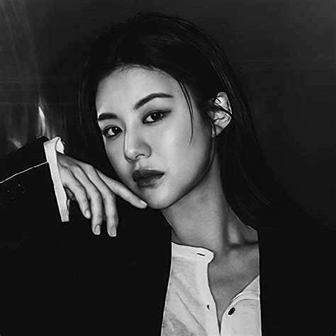 ©𝗞𝗛𝗘𝗟𝗜𝗡 | Fotografi kecantikan, Gadis korea, Fotografi