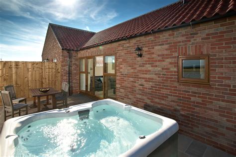 Hot Tubs as Standard - Middleton Cottages