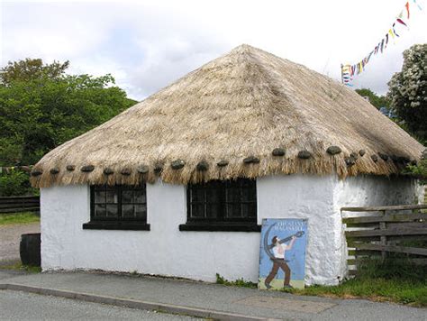 Angus MacAskill: Biography on Undiscovered Scotland