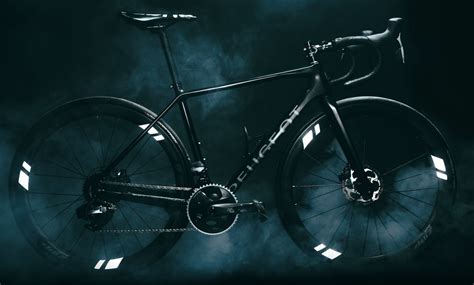 These reflectors could make cycling at night a hundred times safer ...