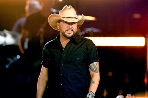 Jason Aldean Likes His Thanksgivings Traditional