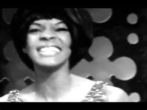 Dancing In The Street - Martha and the Vandellas - 1964 - Music Video Chords - Chordify