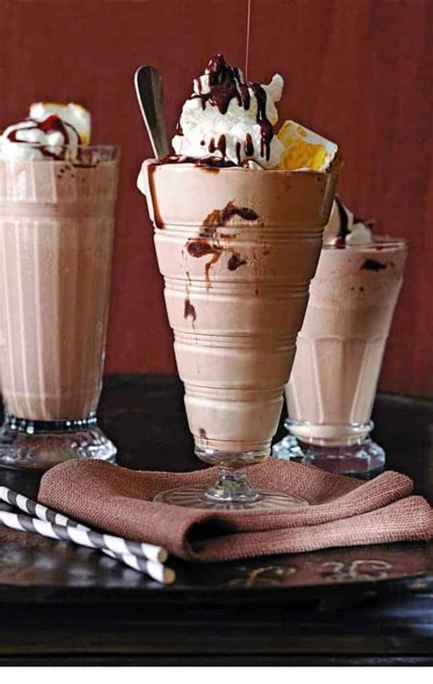 Easy Mississippi Mudslide Recipe For Adults - Southern Kissed