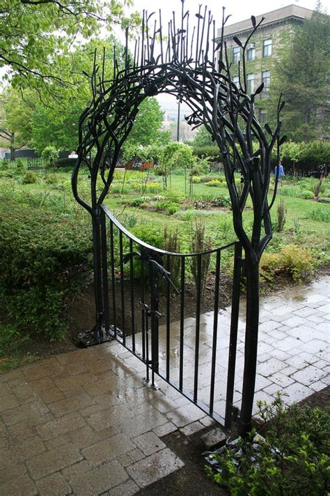 20 Beautiful Garden Gate Ideas