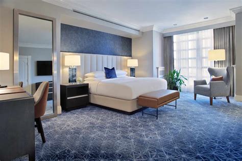 This New Hilton Chicago Hotel Package Includes a One-on-one Zoom Session With a Celebrity