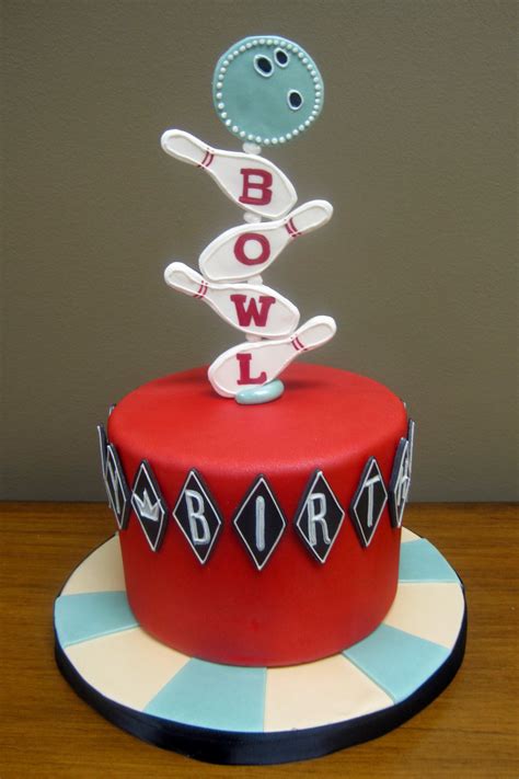 Bowling cake | Bowling birthday cakes, Bowling birthday party, Bowling cake