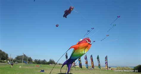 MORNINGTON PENINSULA DAILY: March is Kite Festival Season