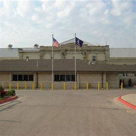 Second coronavirus death reported at Hutchinson Correctional Facility | 95.1 KICT-FM