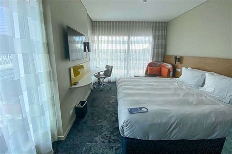 Holiday Inn Express Adelaide Review