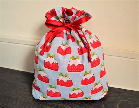 Free Christmas Gift Bag Sewing Pattern - Stitched In Wonderland