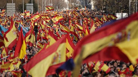 Spain: Thousands stage anti-government protest in Madrid – DW – 01/21/2023