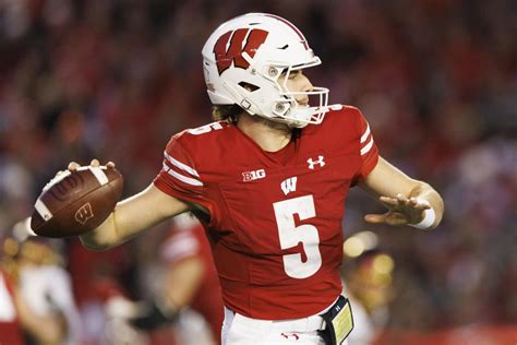 Former Wisconsin QB Graham Mertz transferring to Florida