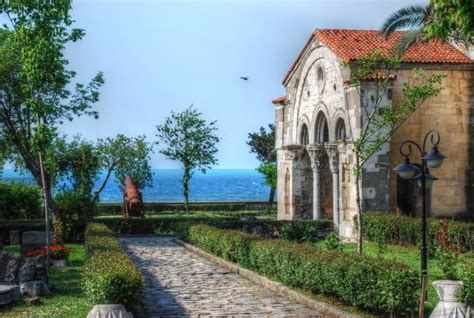 Hagia Sophia of Trabzon (Ayasofya) : North East Turkey