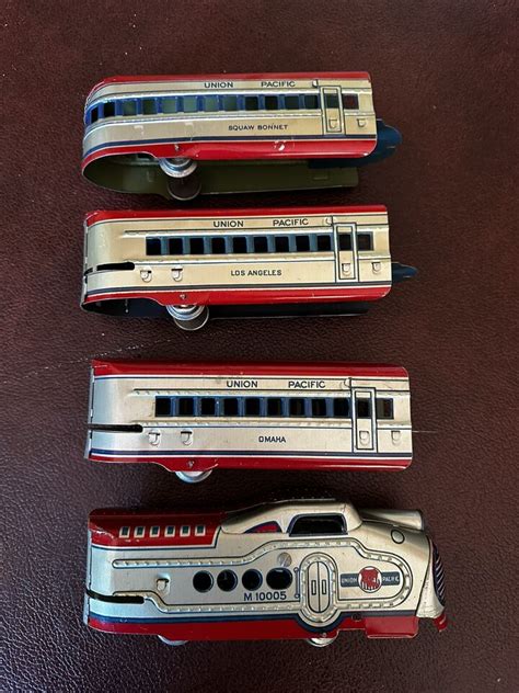 Marx M10005 Union Pacific Streamliner Locomotive w/3 Passengers. Rare Set. | eBay