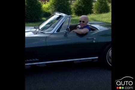 Joe Biden shows off his 1967 Chevrolet Corvette | Car News | Auto123