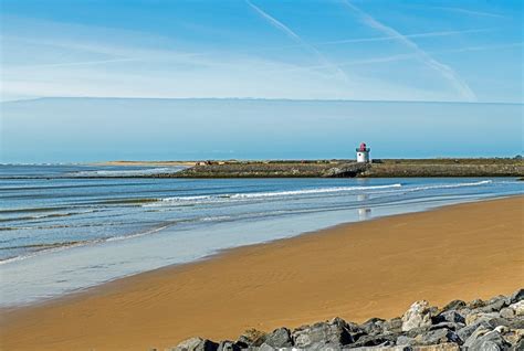 Beach at Burry Port Carmarthenshire - Canvas Print