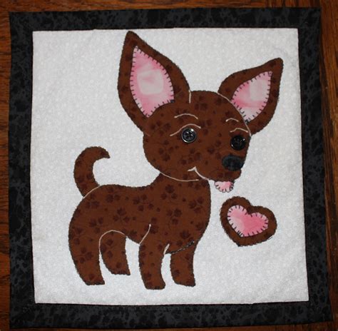 Cute Chihuahua wall hanging. | Quilting crafts, Book quilt, Dog quilts