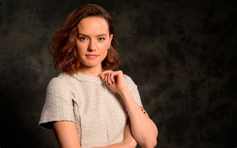 Cute Daisy Ridley Wallpapers - Wallpaper Cave