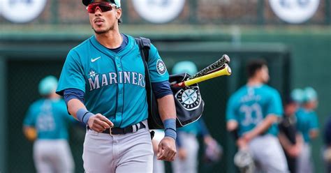 What will the Mariners’ roster look like on opening day? Here’s an ...