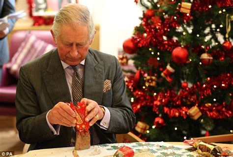 Prince Charles makes Christmas decorations with hospice patients ...