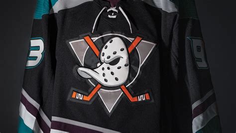 Anaheim Ducks unveil Mighty Ducks throwback jersey