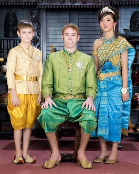 1000+ images about Khmer Traditional wedding clothes on Pinterest ...