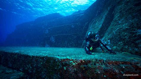 Yonaguni Monument dive site, Yonaguni, Japan