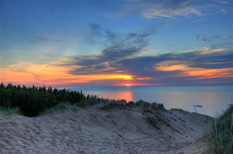 Colorful Sunset over Lake Superior at Pictured Rocks National Lakeshore ...