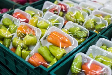 7 in 10 grocers have increased plastic use, new research finds - Retail Gazette