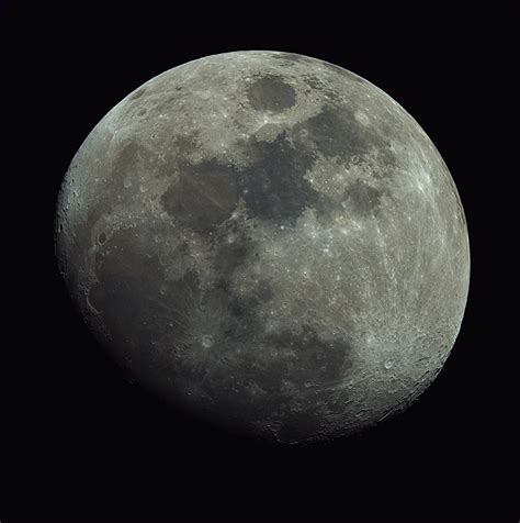 The Waxing Moon : r/astrophotography