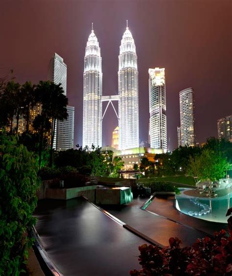 Petronas Twin Towers, Kuala Lumpur - Facts, Location, Best time to ...