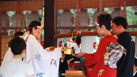 Sake-Sharing Ceremony in Japanese Weddings | Japanese wedding ...