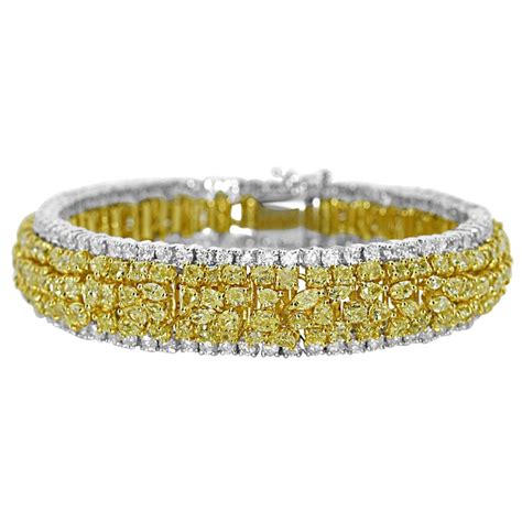 24.88 Carat Natural Yellow Diamond Bracelet For Sale at 1stdibs