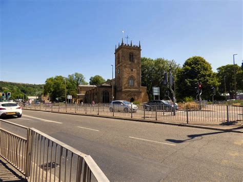 Dewsbury Minster © Gerald England cc-by-sa/2.0 :: Geograph Britain and Ireland