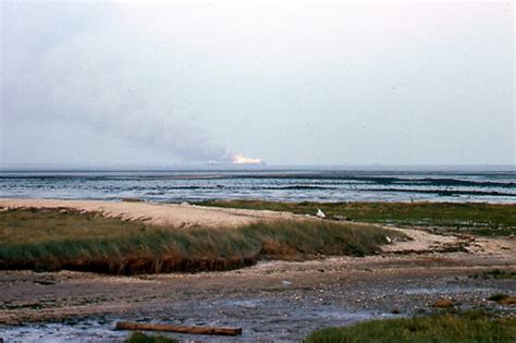 Southend Pier fire July 1976 | View from Canvey Island | Flickr