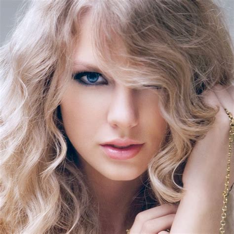 Taylor Swift Lover Desktop Background