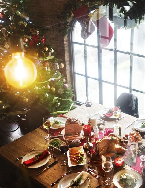 Christmas Family Dinner Table Concept | Premium Photo - rawpixel