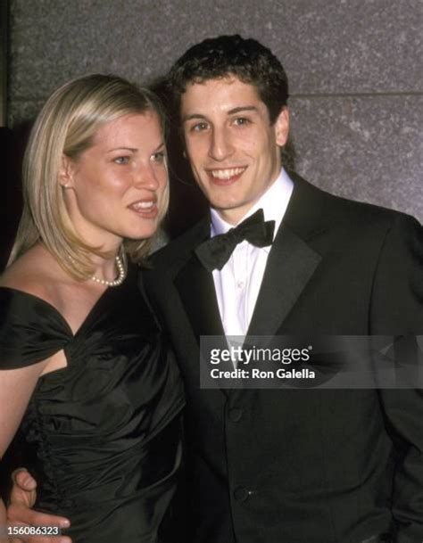 Jason Biggs Girlfriend Photos and Premium High Res Pictures - Getty Images