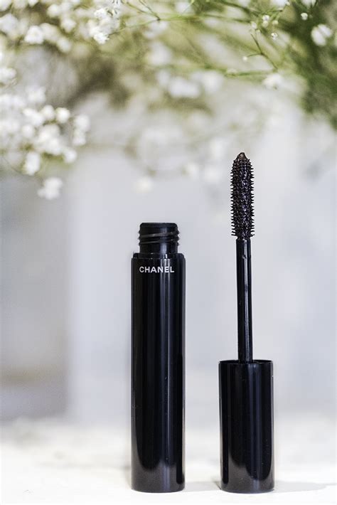 The Best Mascara For Sensitive Eyes | Into The Gloss