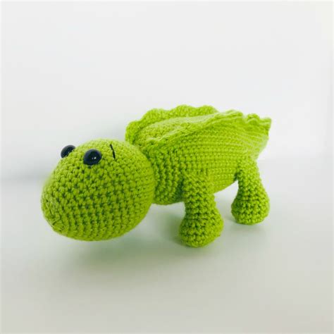 Crochet Alligator Pattern - thefriendlyredfox.com