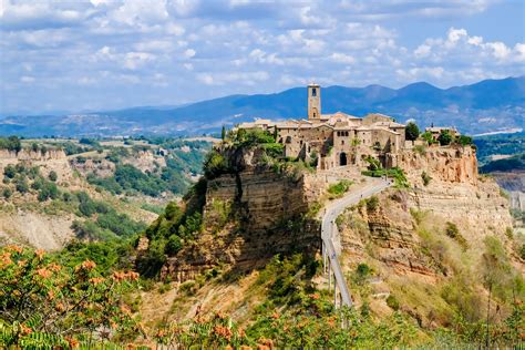 Exploring Lazio's Beautiful Town of Civita di Bagnoregio - Vintage ...