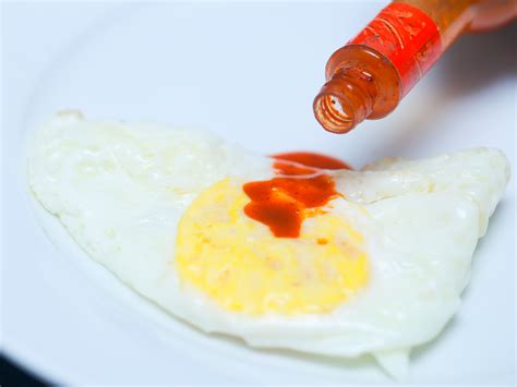 3 Ways to Cook Over Easy Eggs - wikiHow