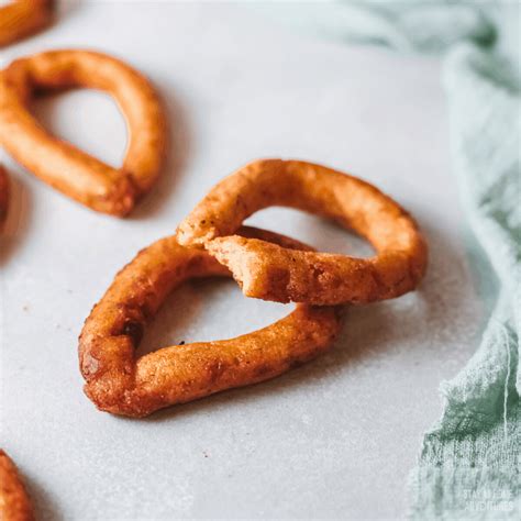 How to Make Easy Mandocas (Venezuelan Deep Fried Cornmeal Ring )