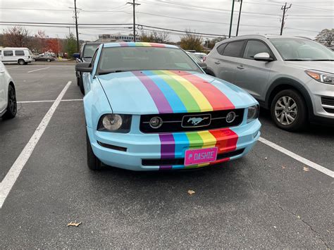 This ‘Rainbow Dash Mustang’ is the most gut wrenching wrap I’ve seen in a while. : r/Shitty_Car_Mods